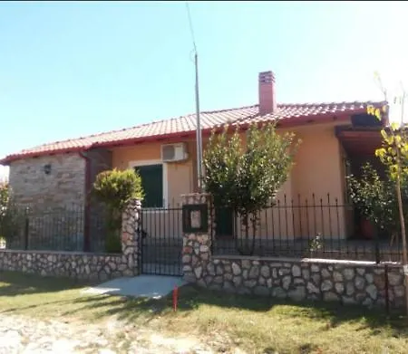 Ferienhaus ιδιωτική μονοκατοικία με κήπο κοντά στη θάλασσα Ofrínion