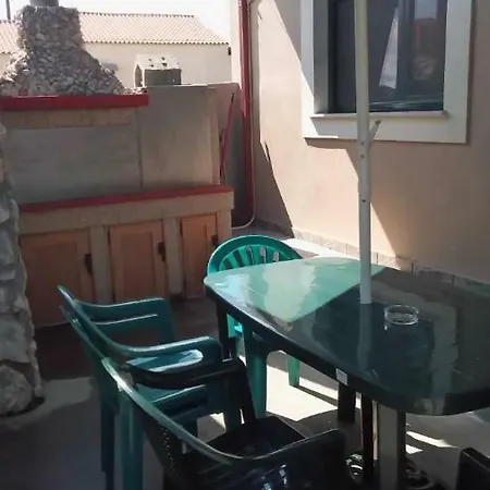 ιδιωτική μονοκατοικία με κήπο κοντά στη θάλασσα